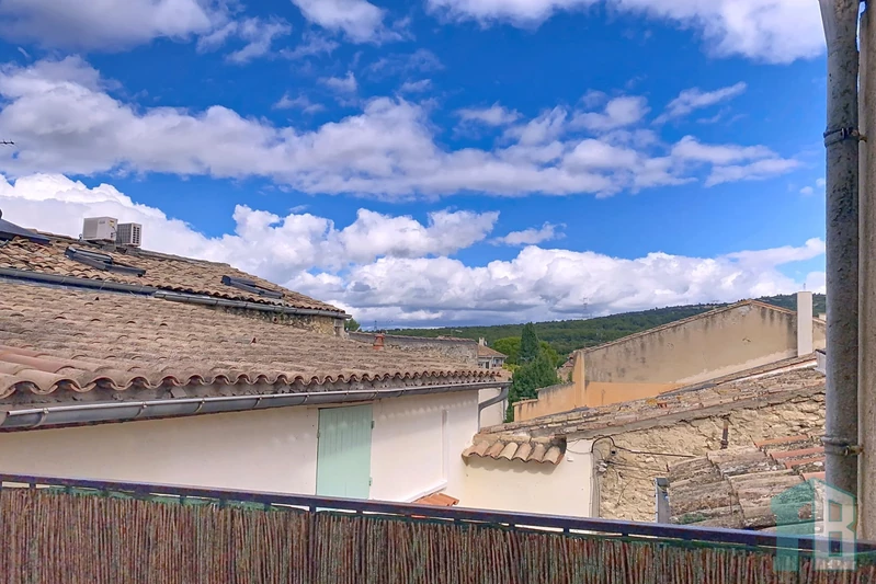 Appartement Eyguières Centre-ville,  Location appartement  2 pièces   46&nbsp;m&sup2;