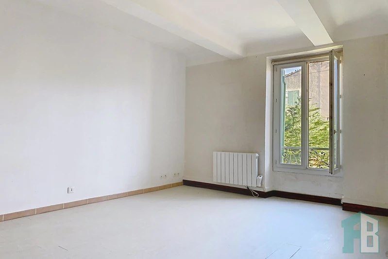Appartement Eyguières Centre-ville,  Location appartement  2 pièces   43&nbsp;m&sup2;