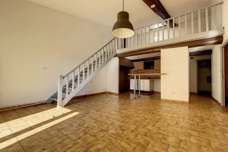 Appartement Eyguières Proche village,  Location appartement  3 pièces   70&nbsp;m&sup2;