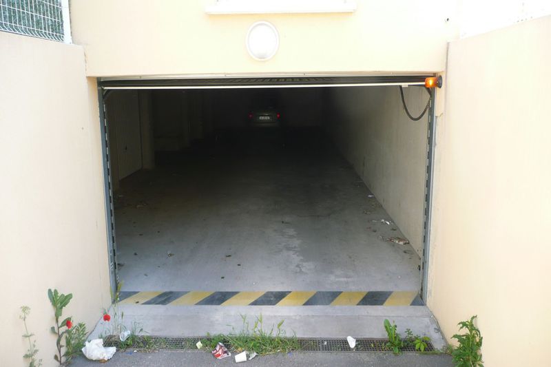 Garage Carpentras Lycee fabre,  Rentals garage  