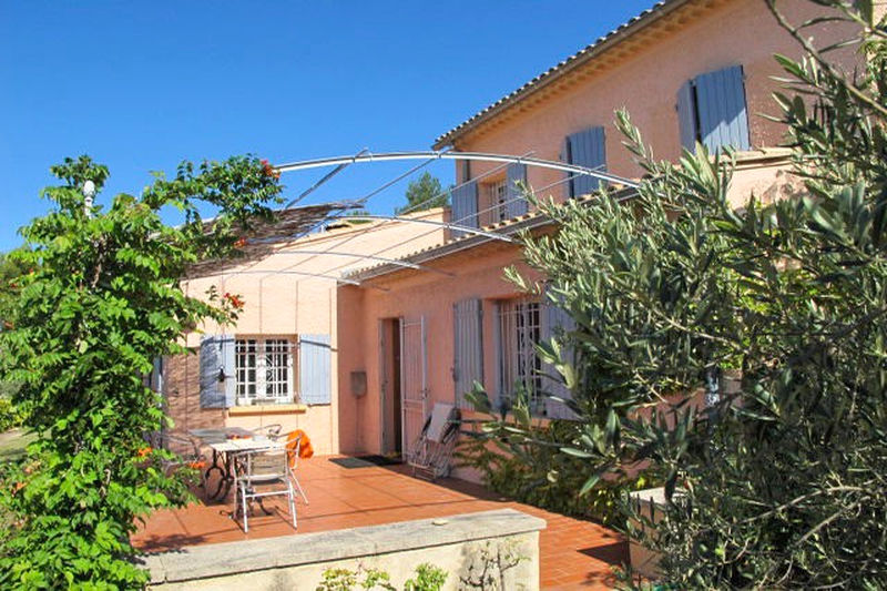 Photo Villa Pernes-les-Fontaines Village, Location villa 3 chambres 110 m²