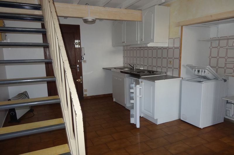 Photo Appartement Carpentras Centre-ville, Location appartement 1 pièce 31 m²