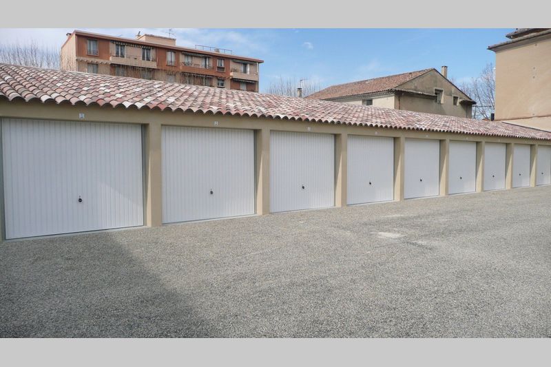 Photo Garage Carpentras Proche leclerc, Location garage