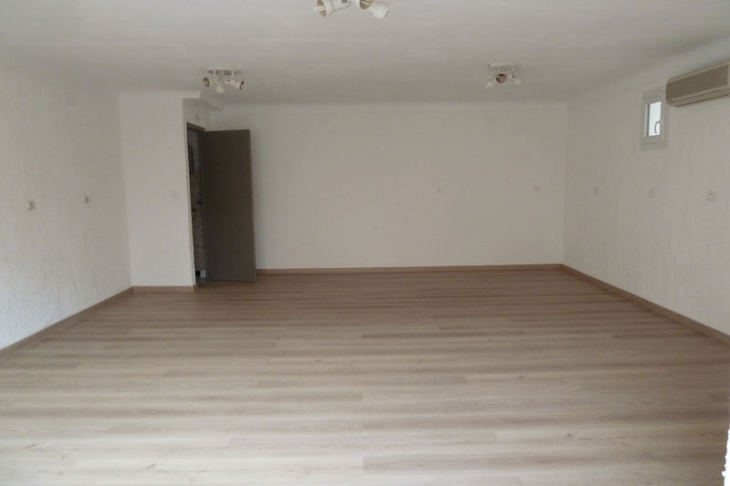 vente Locaux location local professionnel Saint-andré Centre-ville Local professionnel Saint-André Centre-ville, Professionnel local professionnel 32 m²