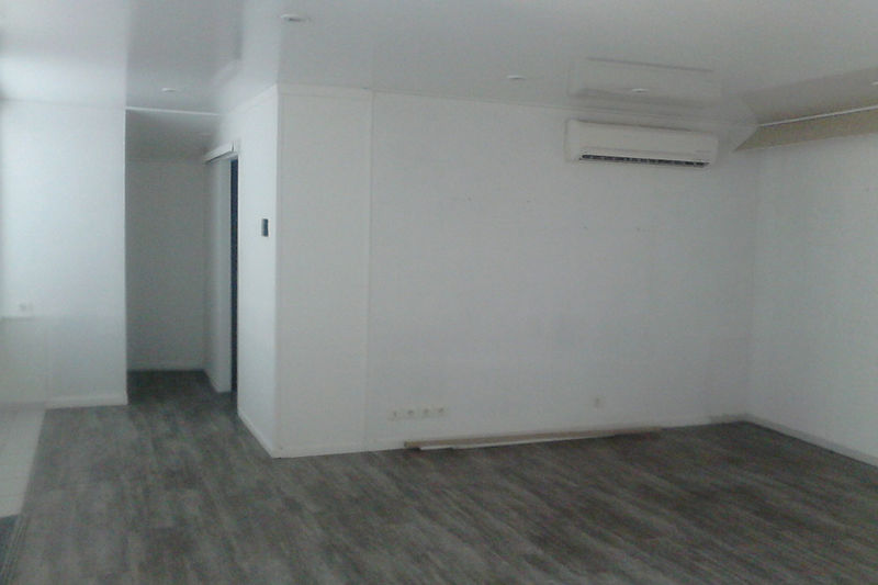 vente Locaux location local professionnel Saint-andré Centre-ville Local professionnel Saint-André Centre-ville, Professionnel local professionnel 50 m²
