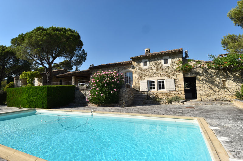 Vente maison en pierre Gordes Vente maison en pierre Gordes Stone house Gordes Luberon, to buy stone house 4 bedrooms 176 m²