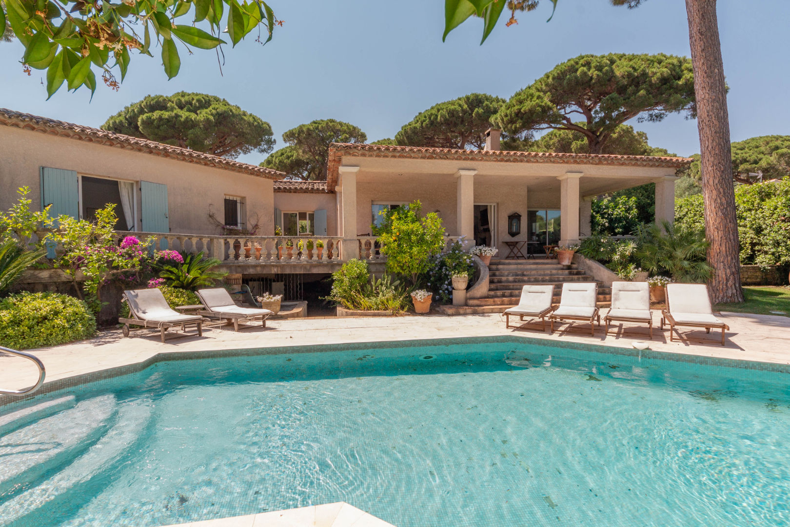 6 bedroom villa for sale Grimaud Gulf of st tropez 320 m²