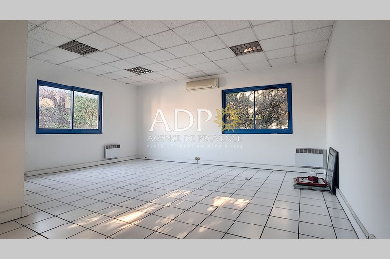 vente Location local commercial local professionnel Grasse Local professionnel Grasse Professionnel local professionnel 35 m²