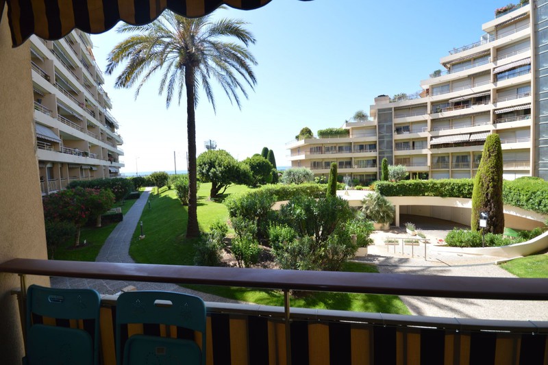 Appartement Cannes  Location saisonnière appartement  3 pièces   78&nbsp;m&sup2;