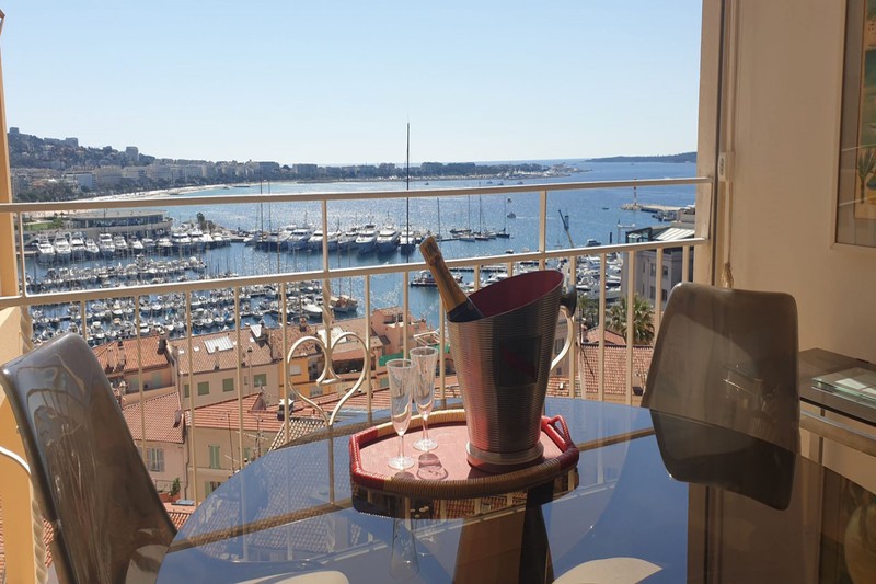 Apartment Cannes  Vacation rental apartment  3 rooms   90&nbsp;m&sup2;