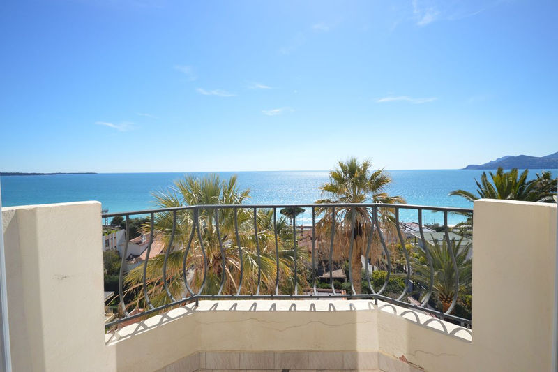 Apartment Cannes Plages du midi,  Vacation rental apartment  4 rooms   110&nbsp;m&sup2;