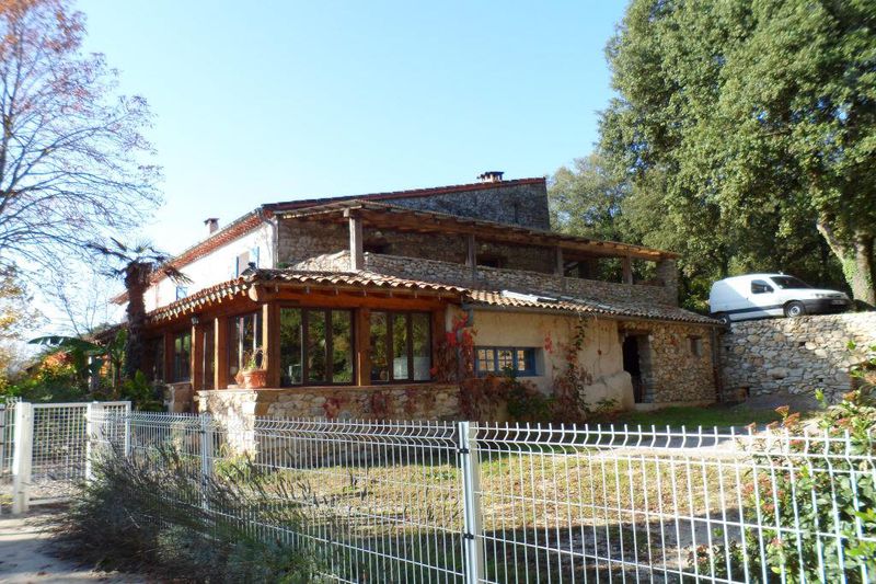 Photo Maison Saint-Hippolyte-du-Fort achat maison 10 chambres 557 m²