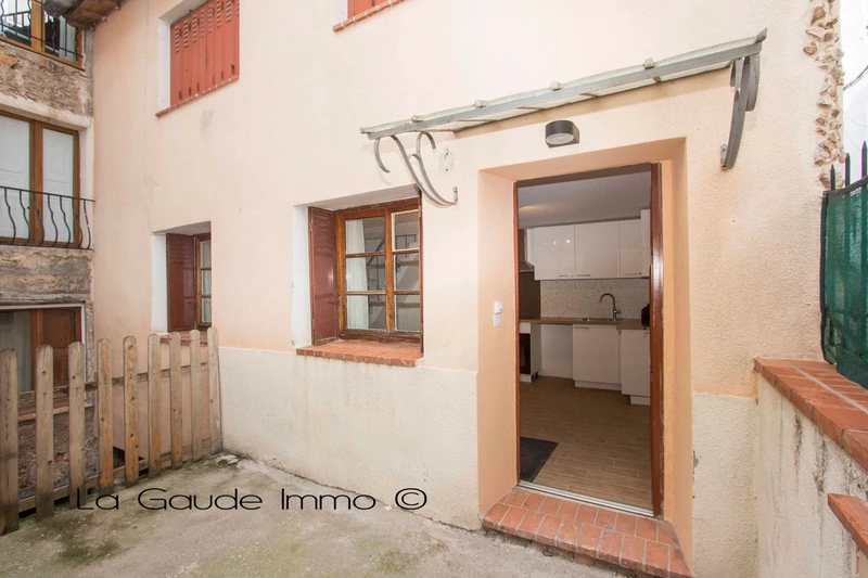 Village house Saint-Jeannet  Location village house  2 bedroom   49&nbsp;m&sup2;