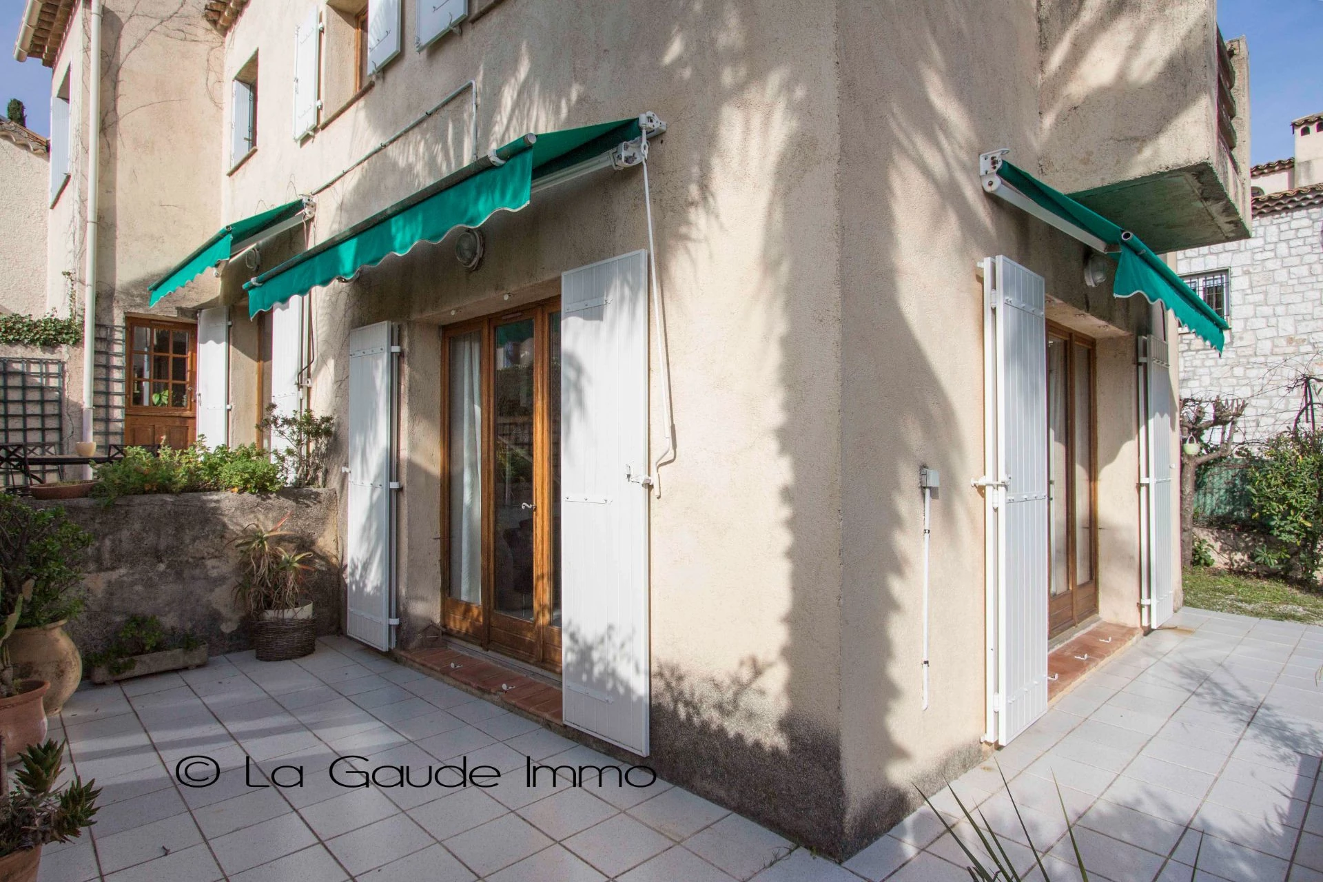 Maison 4 pièces 165 m² · à Cagnes-sur-Mer · 165 m² · 565 000 €