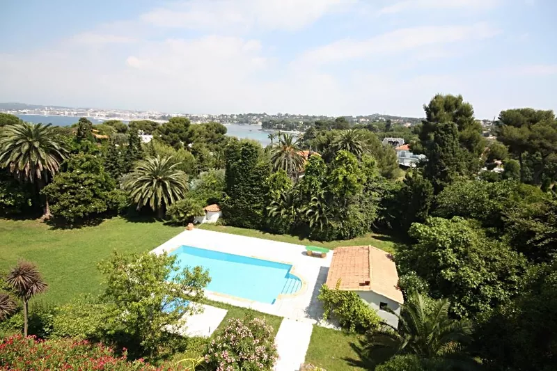 Location saisonnière villa Cap d'Antibes  