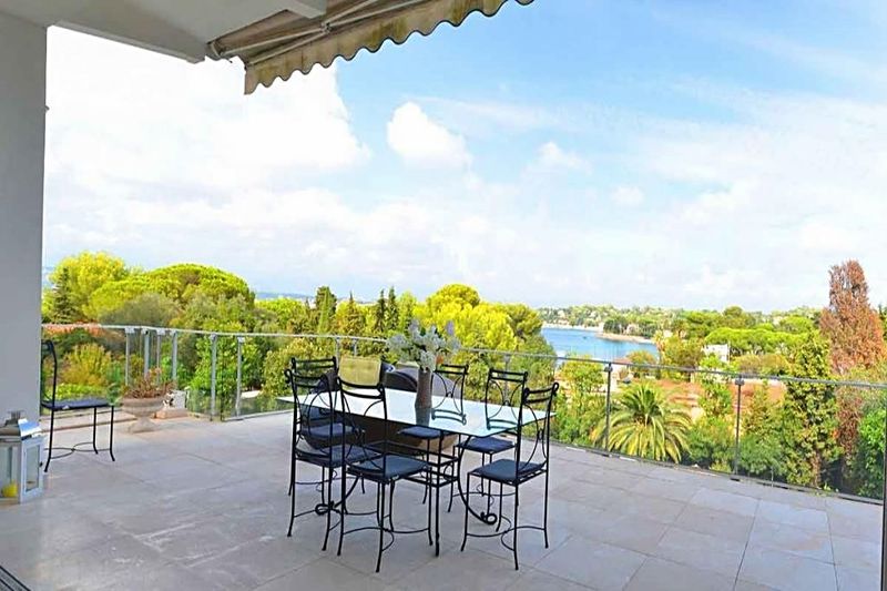 Location saisonnière villa Cap d'Antibes  