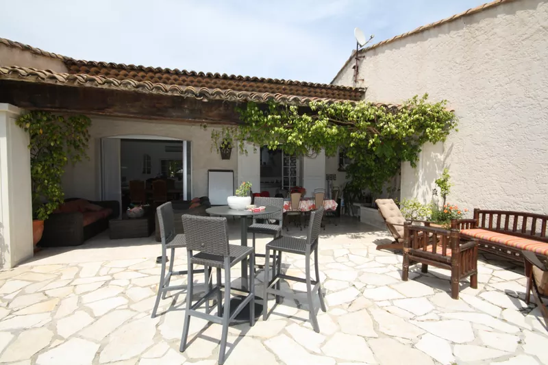 Location saisonnière villa Juan-les-Pins  