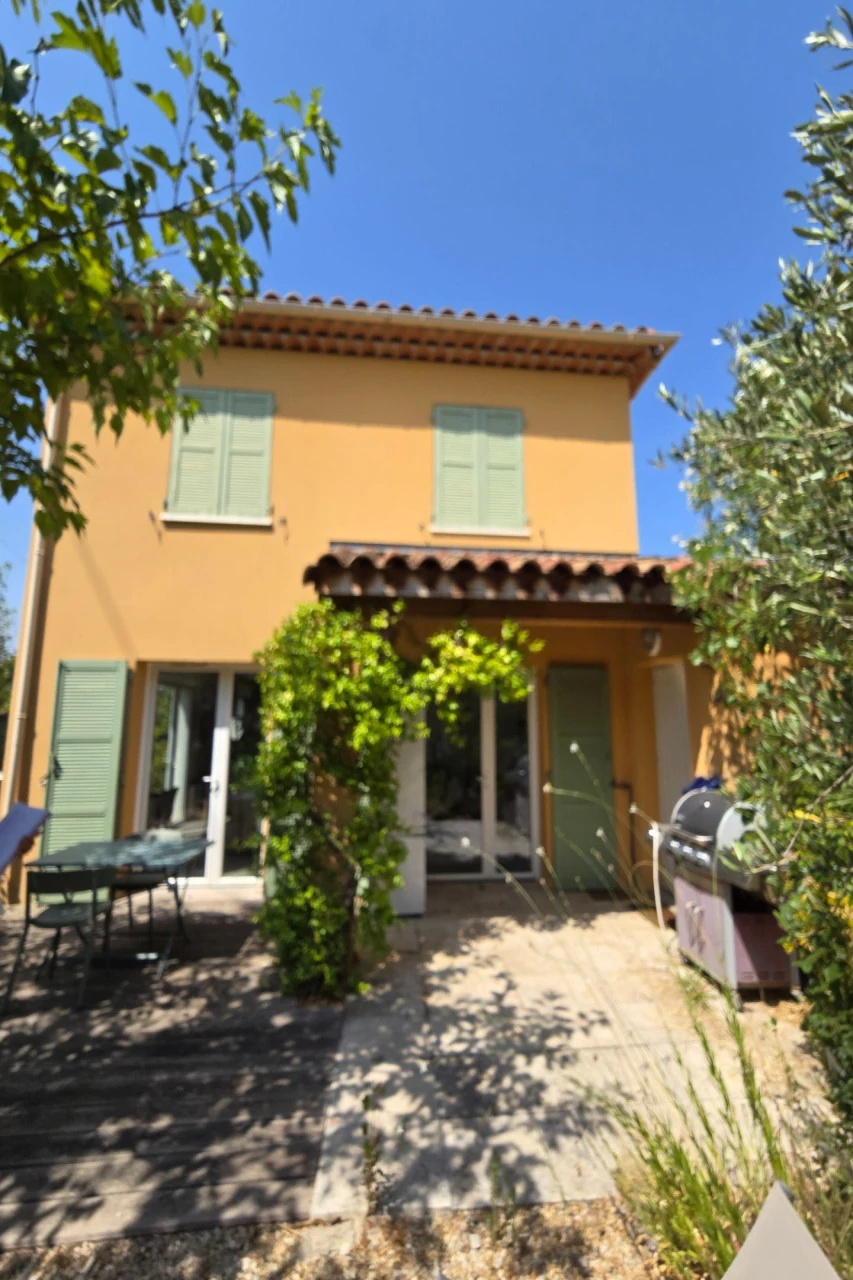 Maison 4 pièces 95 m² · à Fuveau · 95 m² · 490 000 €