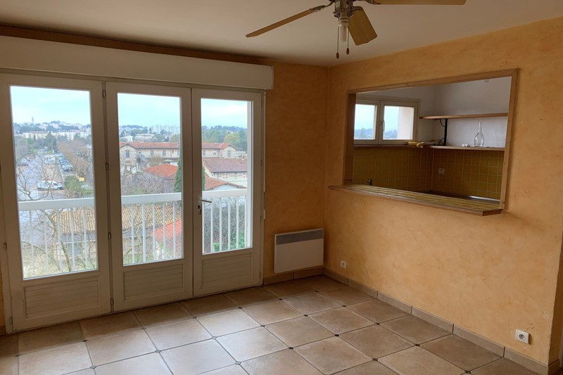 Location appartement - Montpellier - 610 € / mois charges comprises - Réf. 825L421A Photo Appartement Montpellier Location appartement 2 pièces 40 m²