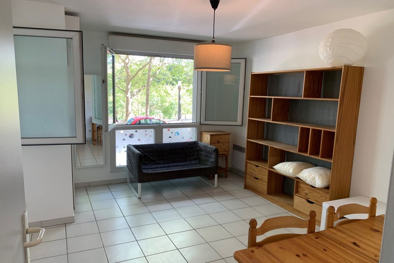 Location appartement - Montpellier - 460 € / mois charges comprises - Réf. 825L423A Photo Appartement Montpellier Location appartement 1 pièce 22 m²