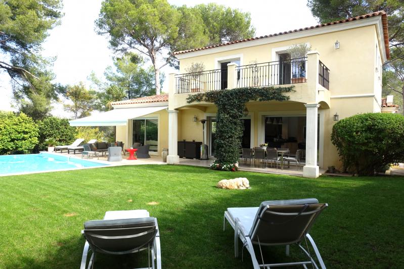 Photos Villas à vendre entre le Vieux Village et le Golf de Mougins à proximité de Mougins school