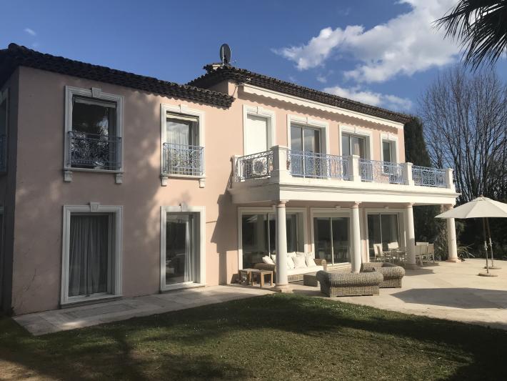 Photos Propriété à vendre quartier résidentiel des Colles face à la colline du Vieux Village de Mougins