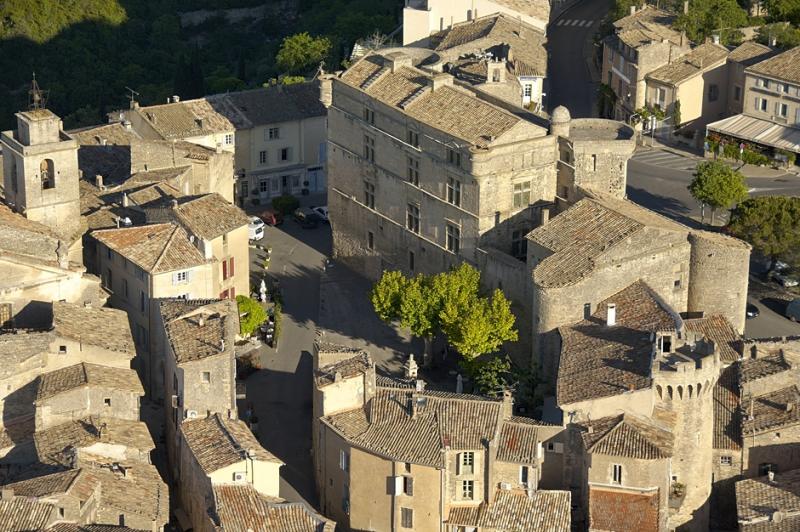 Photos A Apt, l'immobilier dominé par le traditionnel