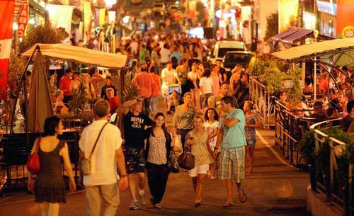 Photos Le shopping de nuit en Corse