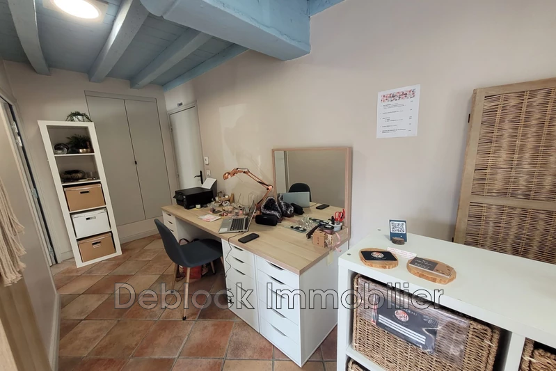 Professionnel local commercial Bergues  