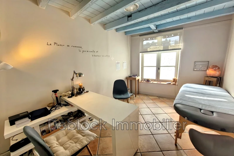 Professionnel local commercial Bergues  