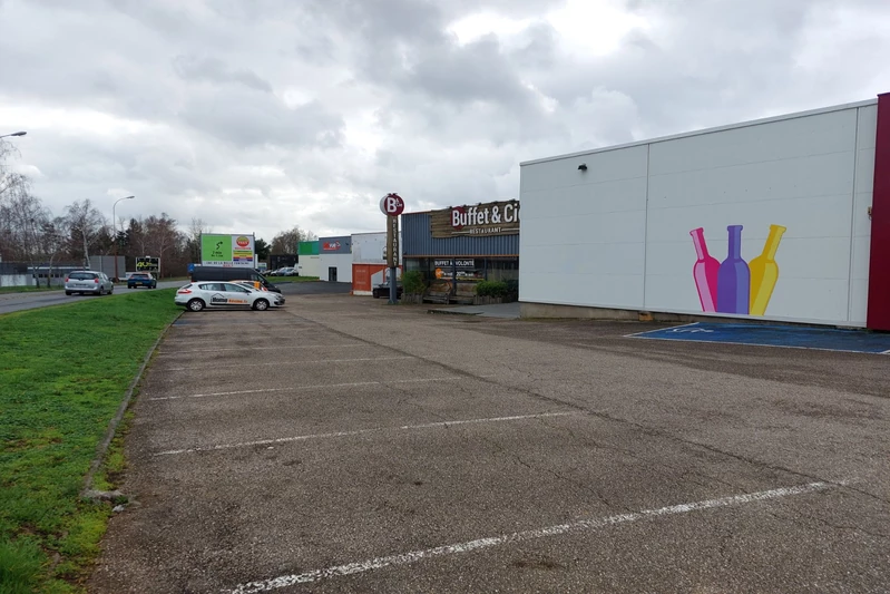 Professionnel local commercial Marly  