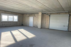 Professionnel local commercial Claira  