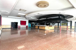 Professionnel local commercial Claira  