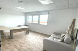 Professionnel bureau d'affaire Claira  