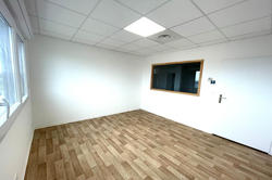 Professionnel bureau d'affaire Claira  