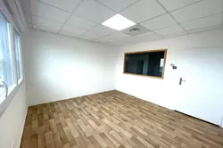 Professionnel bureau d'affaire Claira  
