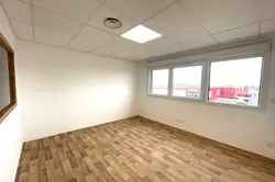 Professionnel bureau d'affaire Claira  