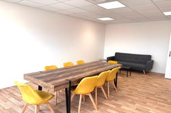 Professionnel bureau d'affaire Claira  