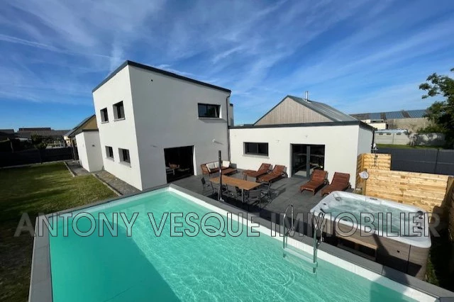 Maison 6 pièces 50 m² · à Gouville-sur-Mer · 50 m² · 467 000 €