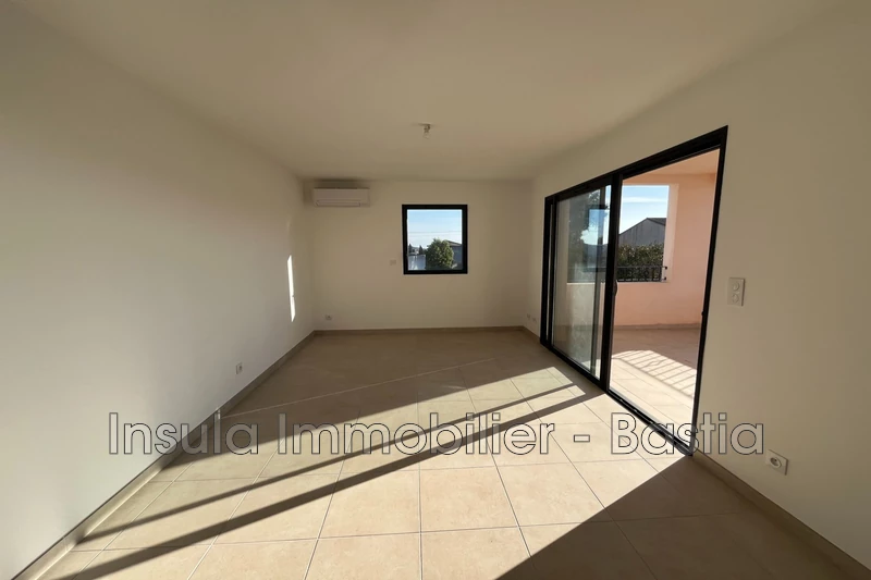 Location appartement Folelli  