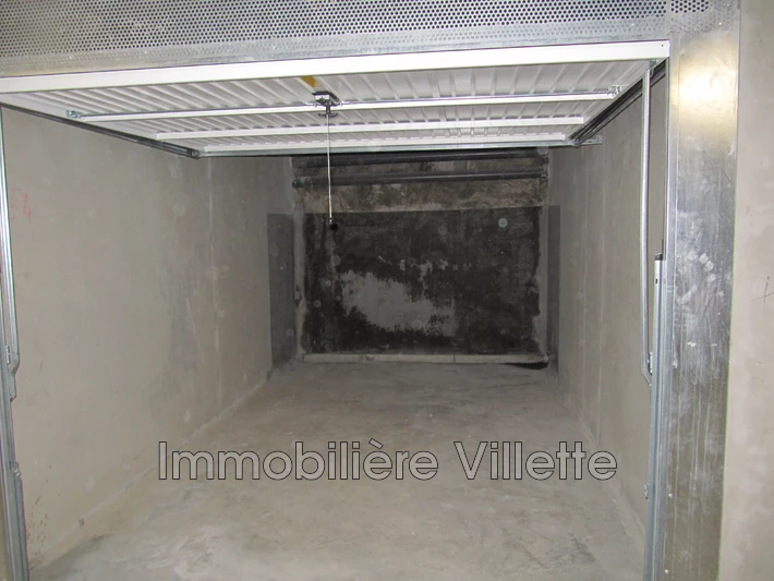 Location garage Villeneuve-Loubet  