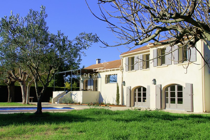 Location saisonnière villa Saint-Etienne-du-Grès  