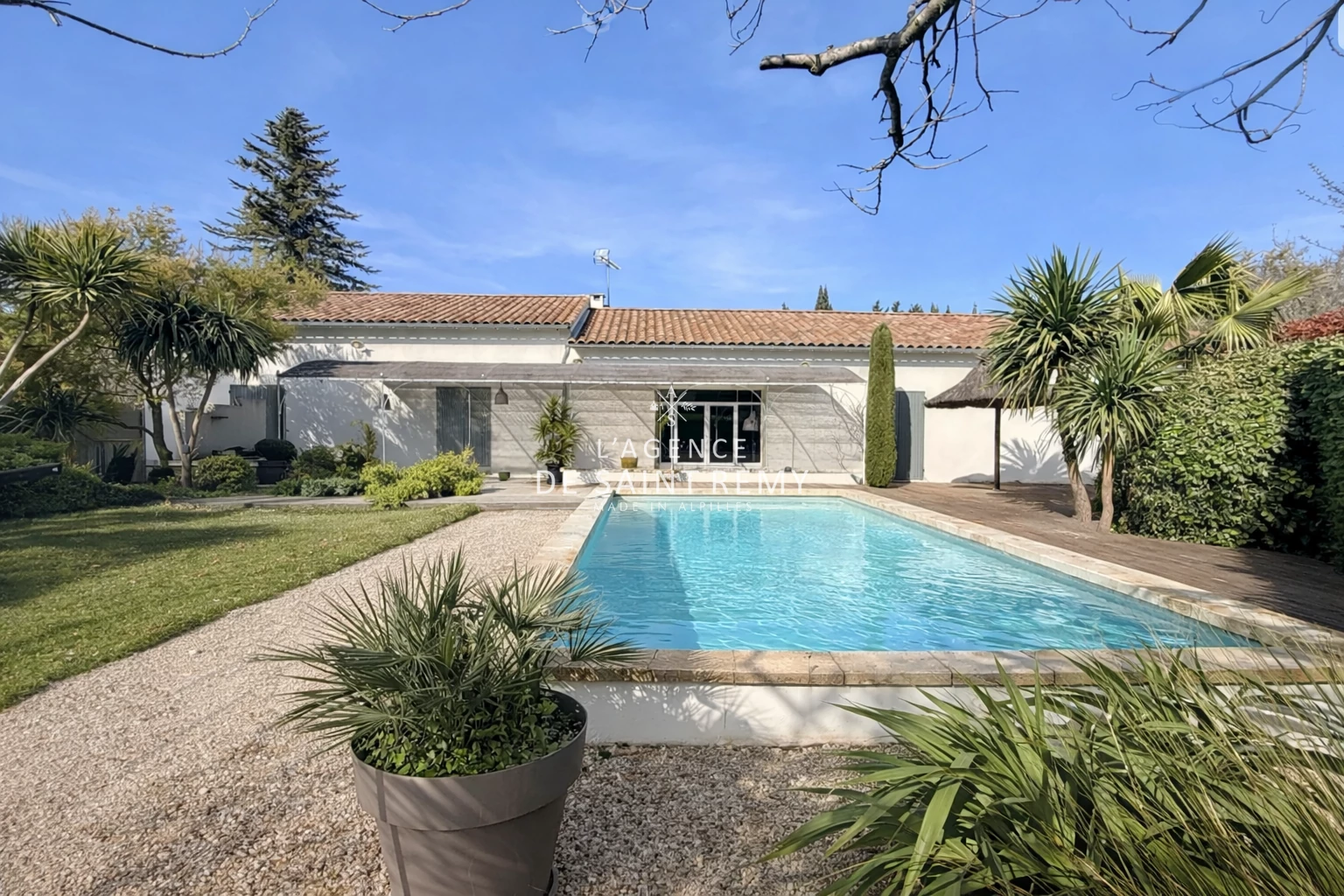 Maison 4 pièces 160 m² · à Eyragues · 160 m² · 899 000 €