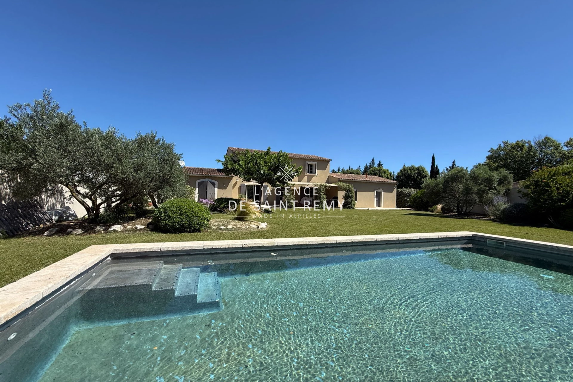 Maison 5 pièces 174 m² · à Saint-Rémy-de-Provence · 174 m² · 699 000 €