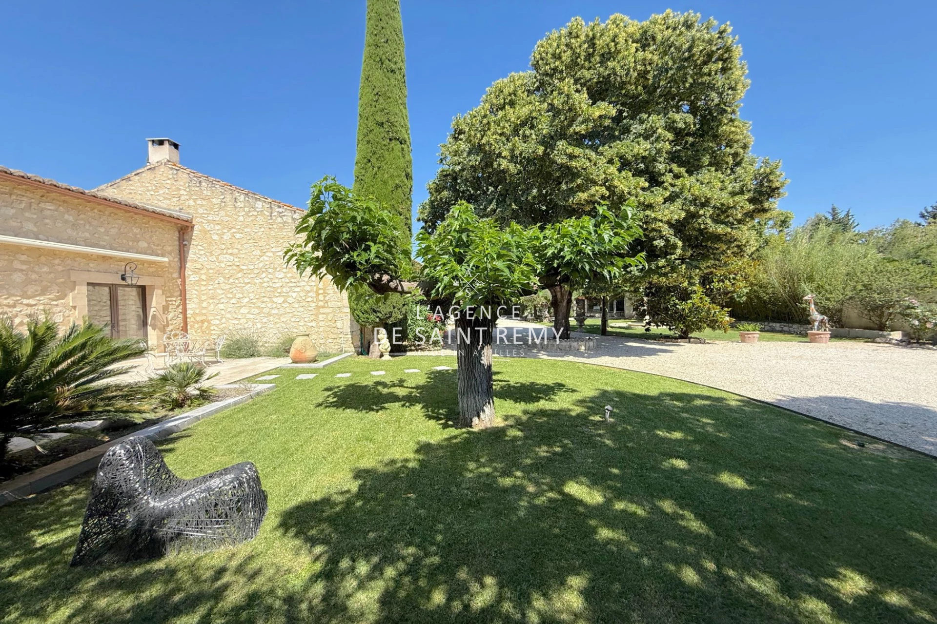 Maison 6 pièces 96 m² · à Mollégès · 96 m² · 1 484 000 €
