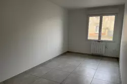 Location appartement Voves  