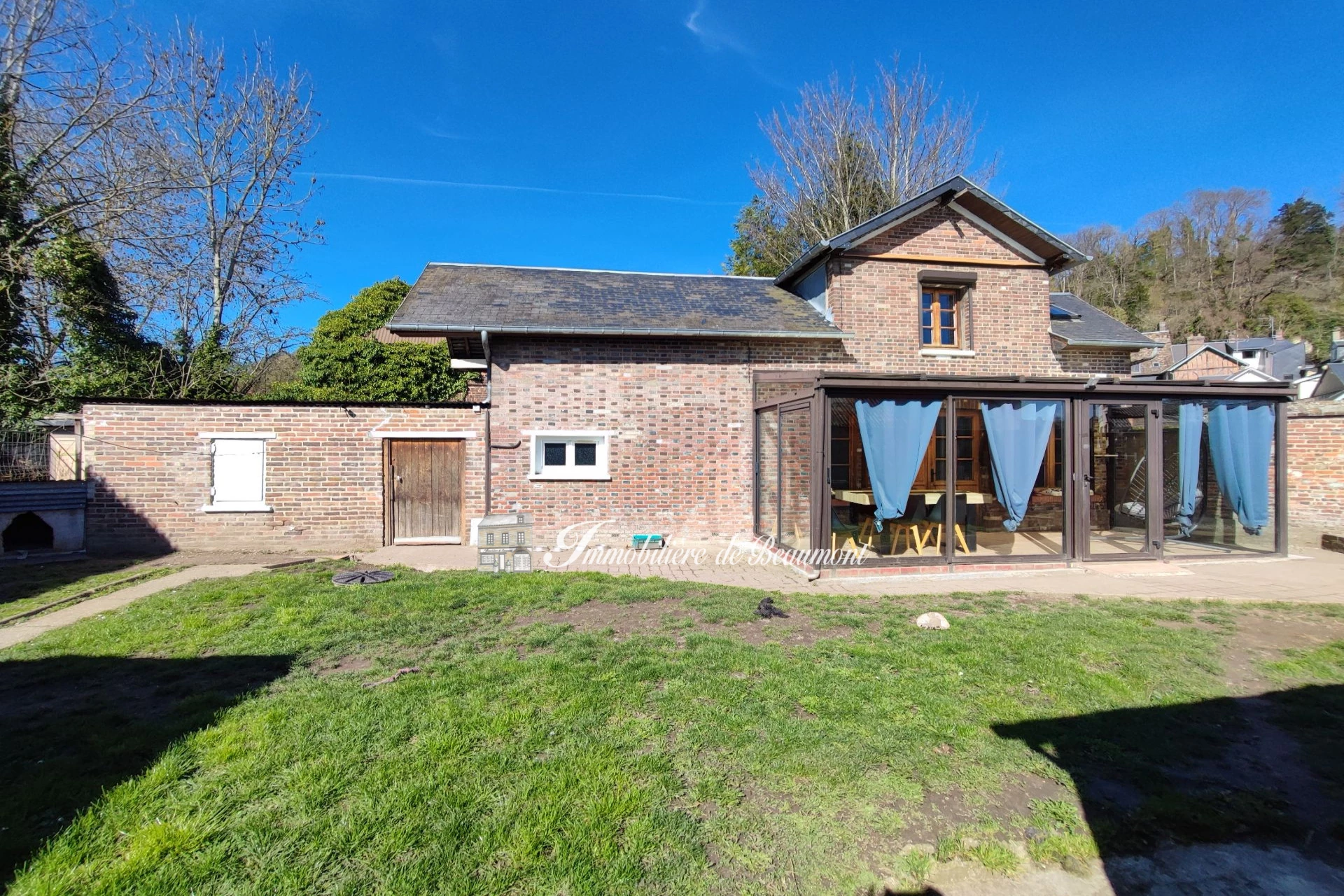 Maison 3 pièces 217 m² · à Beaumont-le-Roger · 217 m² · 112 300 €