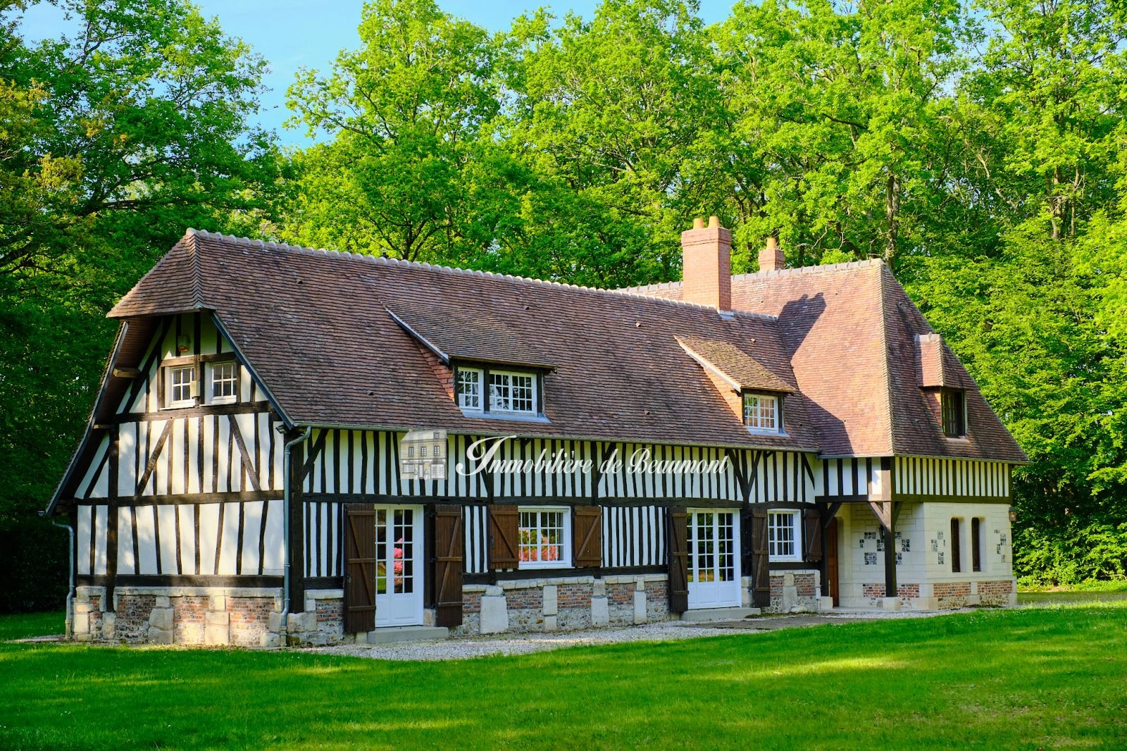 Maison 7 pièces 46 m² · à Beaumont-le-Roger · 46 m² · 570 000 €