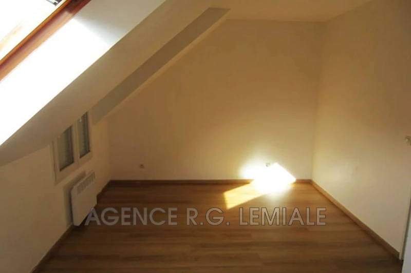 Location maison Le Mesnil-le-Roi  