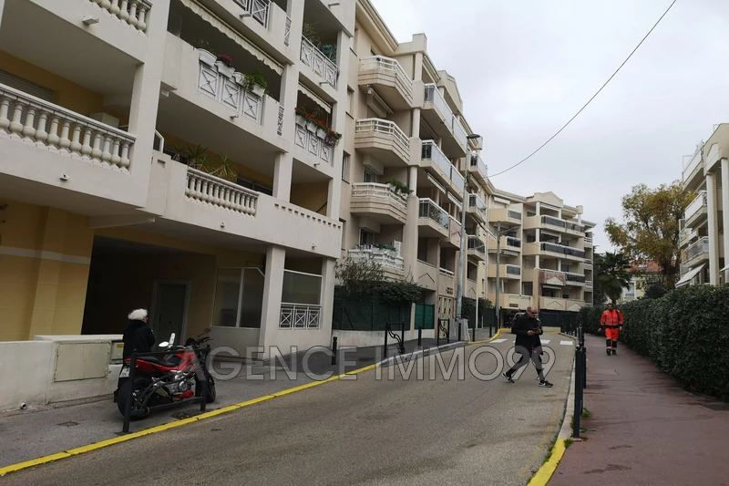 Vente garage Cannes  